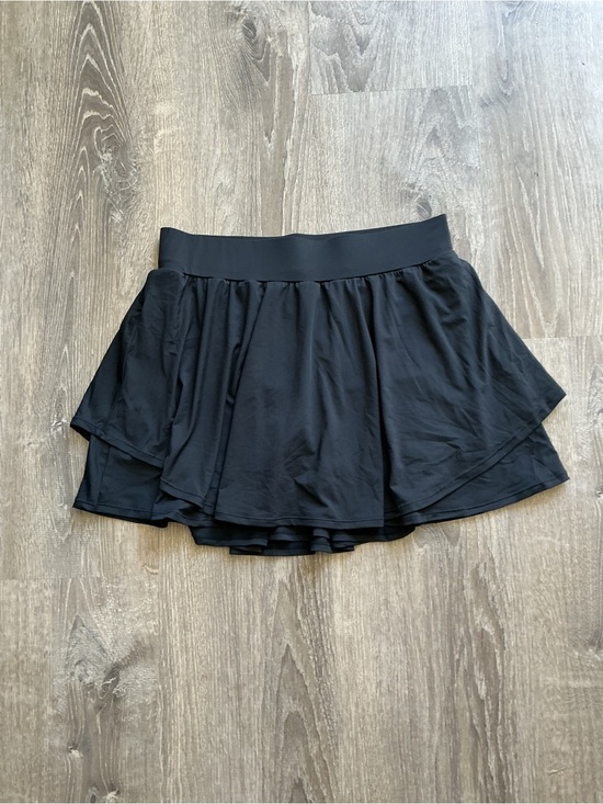 Iuga Dresses & Skirts - NWT iuga Black Layered Silky Activewear Flared Skirt